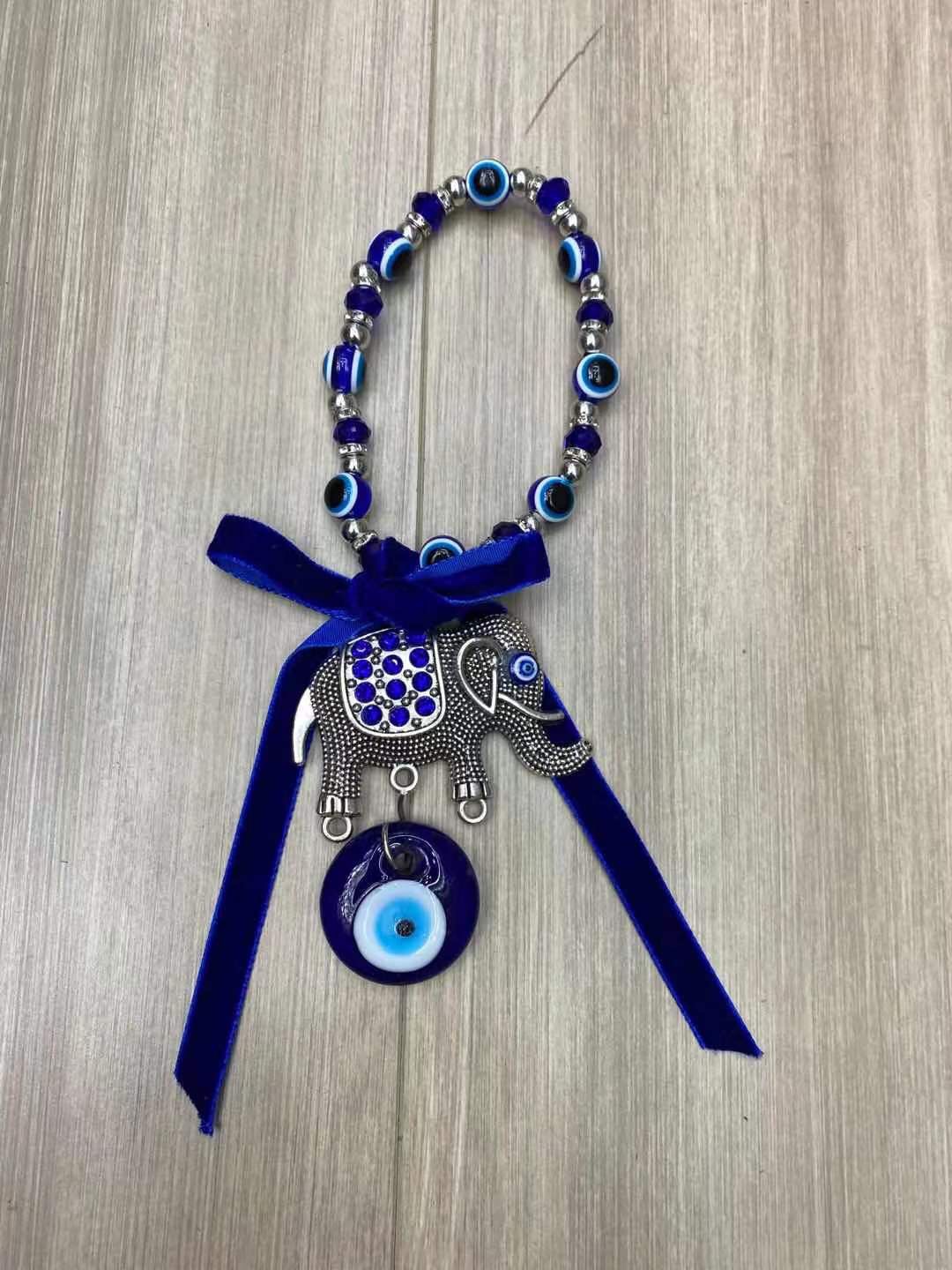Elephant eye pendant details Picture