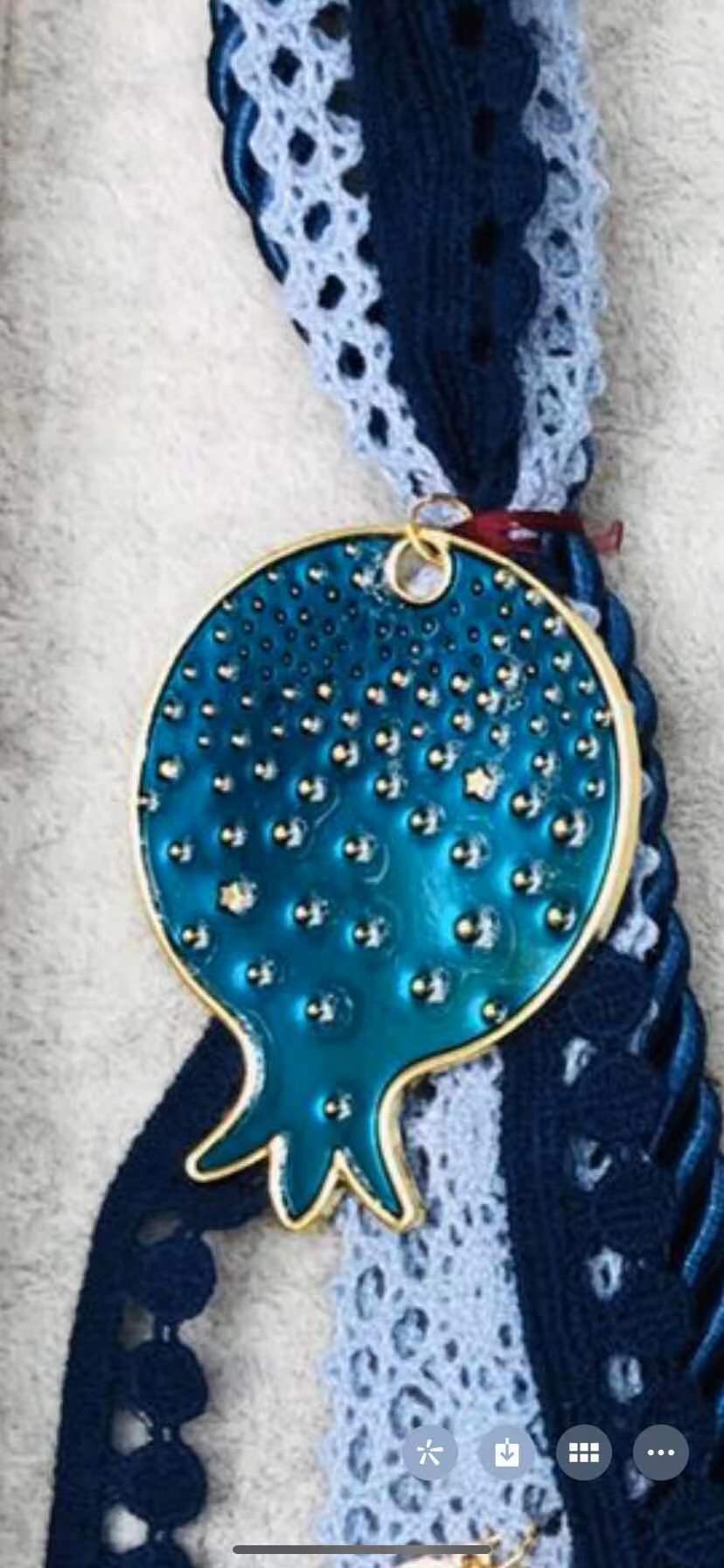 Blue pendant details Picture