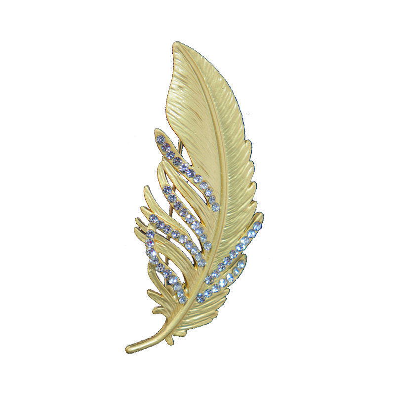 Feather brooch Male personality Upscale clothing Pin accessories Everything temperament corsage vintage suit collar pin