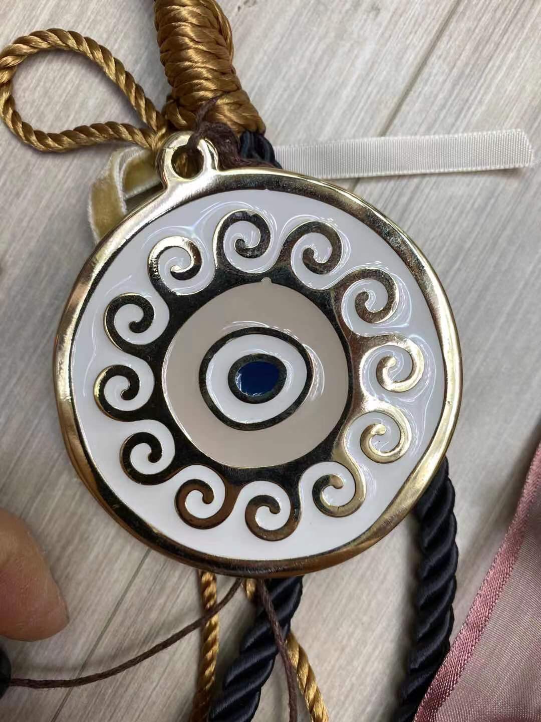 Circular pendant details Picture