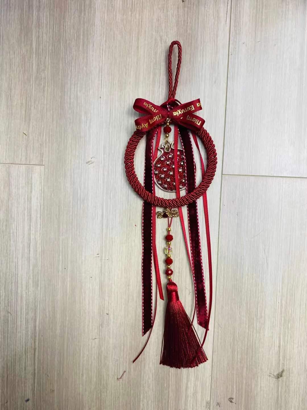 Red classic pendant details Picture