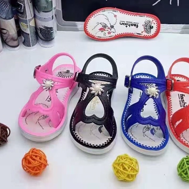 Children's sandals made of pvc 6