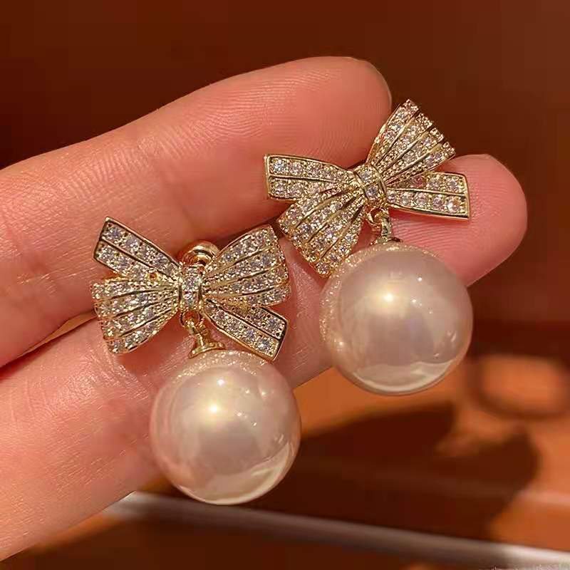 Vintage Earrings 2021 New trend feminine vintage earrings High touch exaggerated summer and autumn show temperament alloy earrings