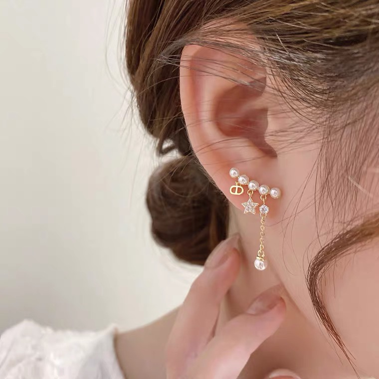 Arc-shaped pearl hanging five-star ear bone