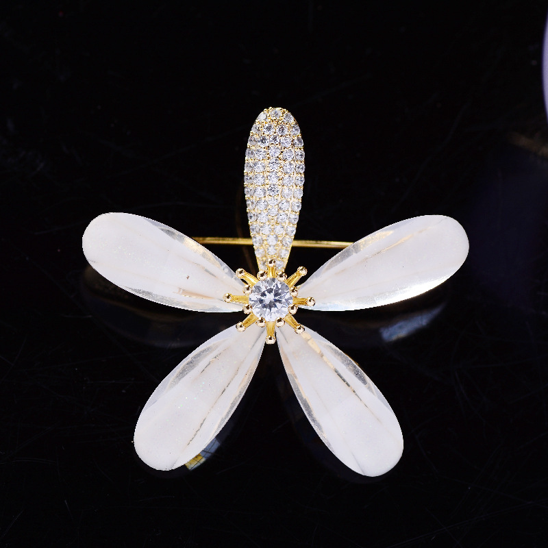 Fashion cute glass flower brooch Zircon elegant flower pin Creative temperament simple clothing accessories corsage woman