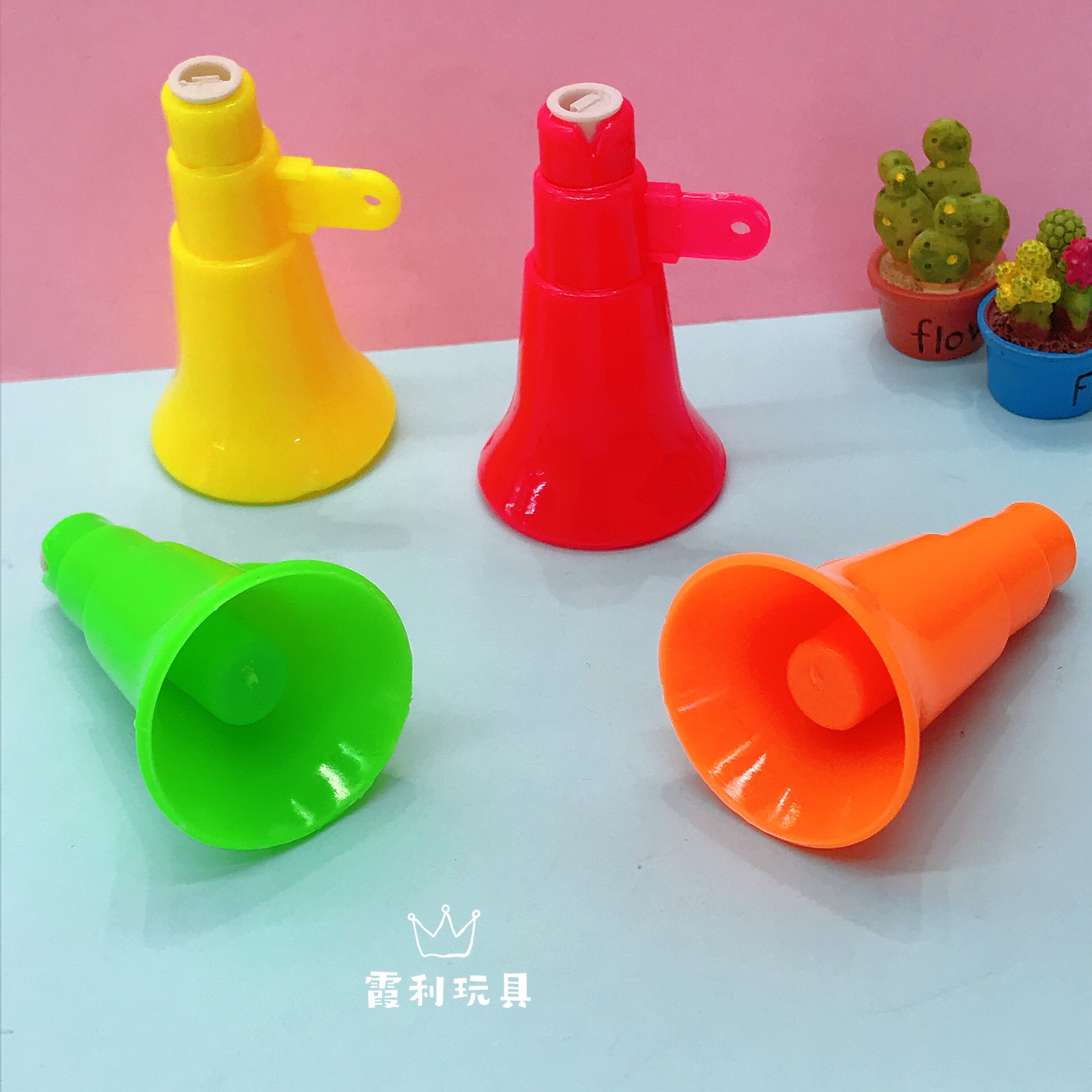 Trumpet Whistle Children's plastic toy giveaway gacha details Picture
