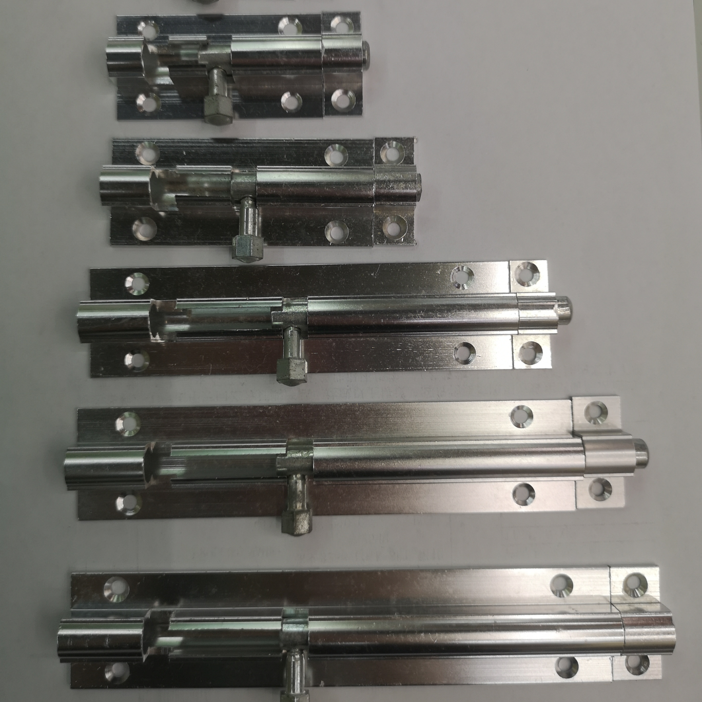 White aluminium pin 3"