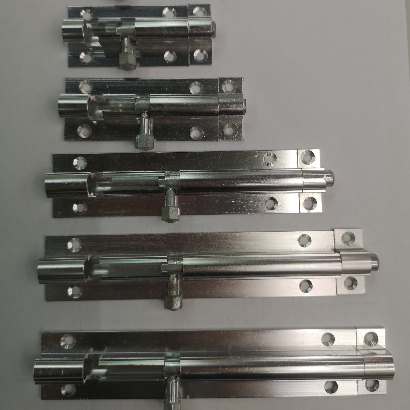 White aluminium pin 2.5"