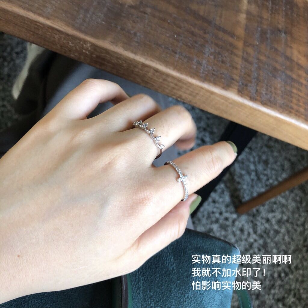 Exclusive online sale of a minimalist French platinum-plated zircon rhinestone ring with a cold style for women