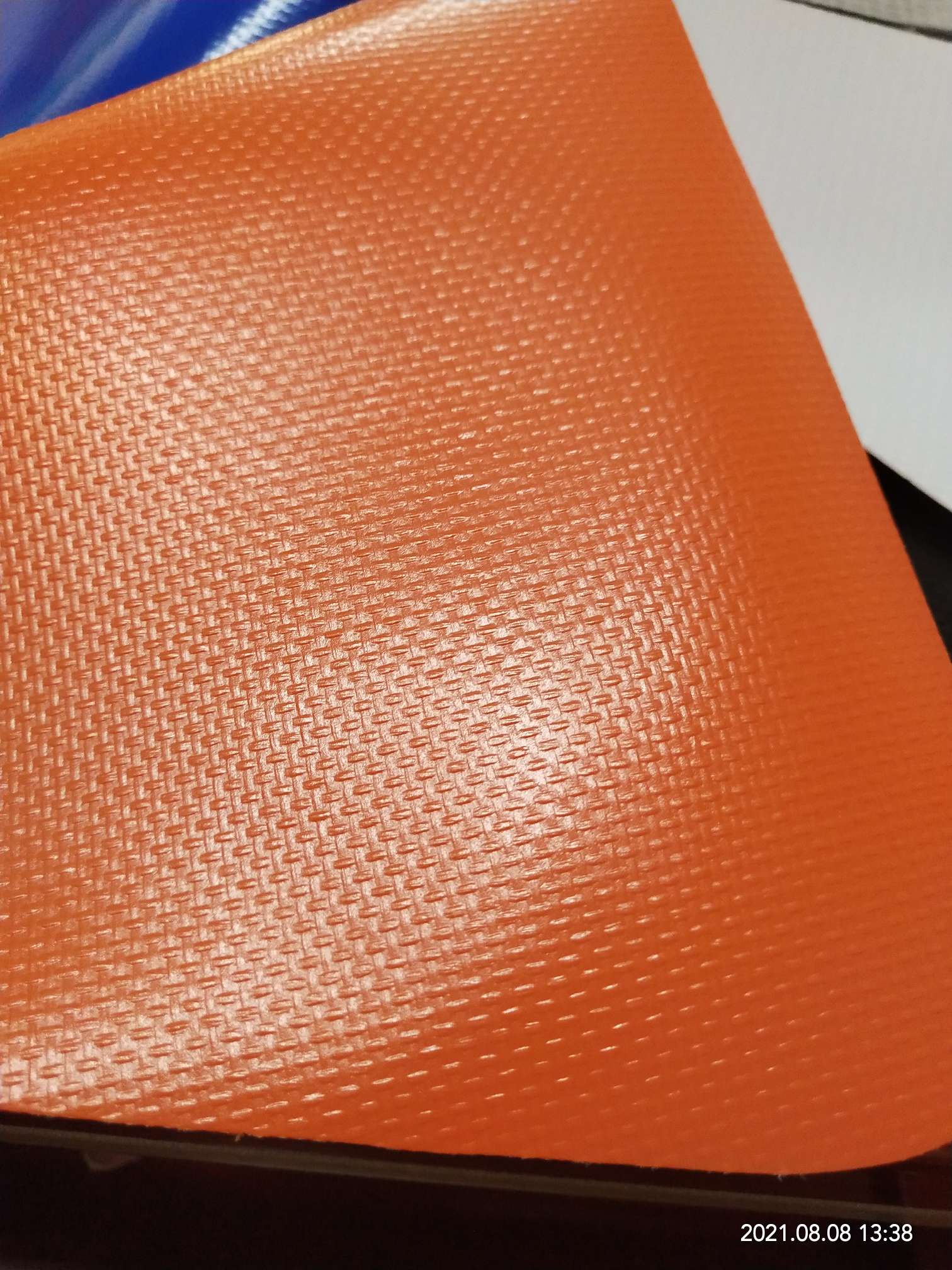 High-quality matte 0.55mm thick orange PVC mesh fabric for luggage, machine covers, furniture covers, sports and amusement products, various gymnastic MATS, and special fabric for various luggage bags Item Picture