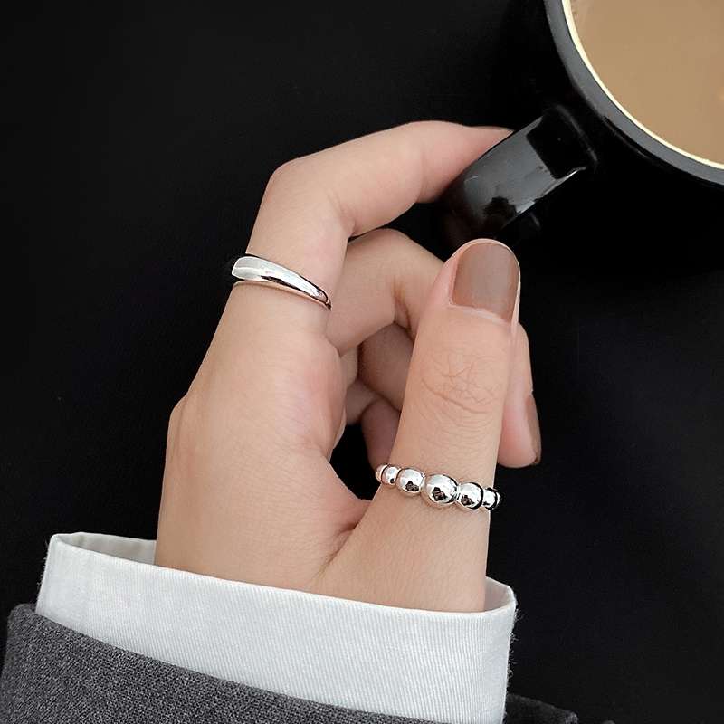 A cold and stylish silver ring for women, a fashionable and individual silver ring for women, a trendy lady's ring on Instagram details Picture