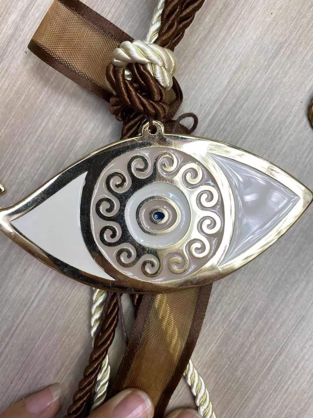 Eye pendant details Picture