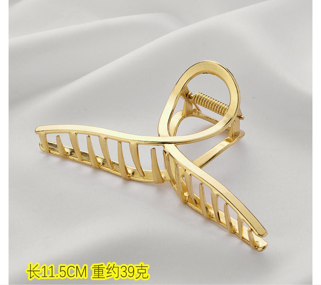 Korean version hair clips, popular alloy large claw hair clips in various styles, best-selling items Application Scenario
