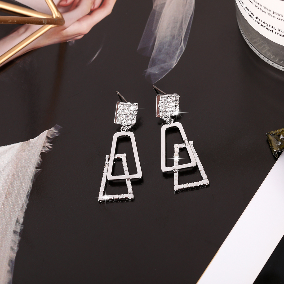 韩国新款优雅气质流苏耳环时尚高级感简约百搭耳饰女韩国时尚设计感耳坠镶钻耳钉气质简约耳0饰新品款0优雅气质流苏耳环4705