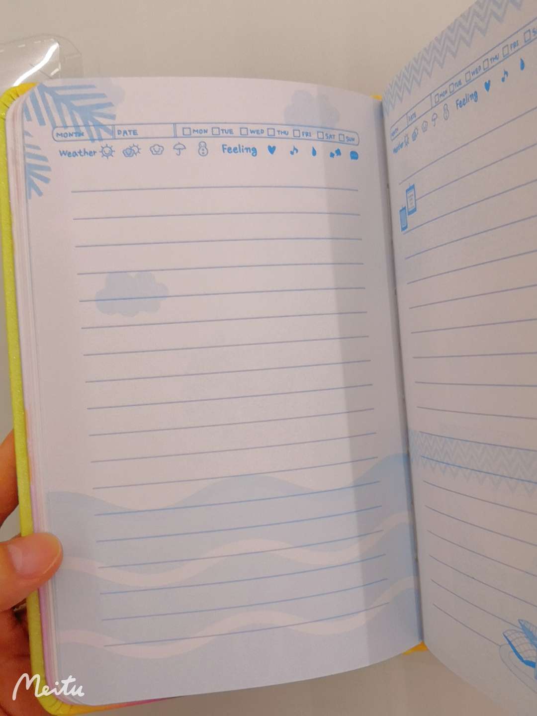 幻彩PU皮工艺笔记本（猪猪女孩）细节图