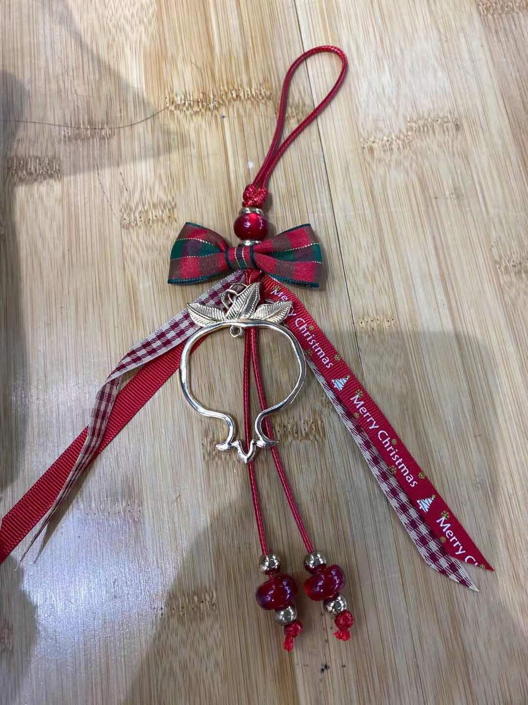 Checkered bow pendant decoration details Picture