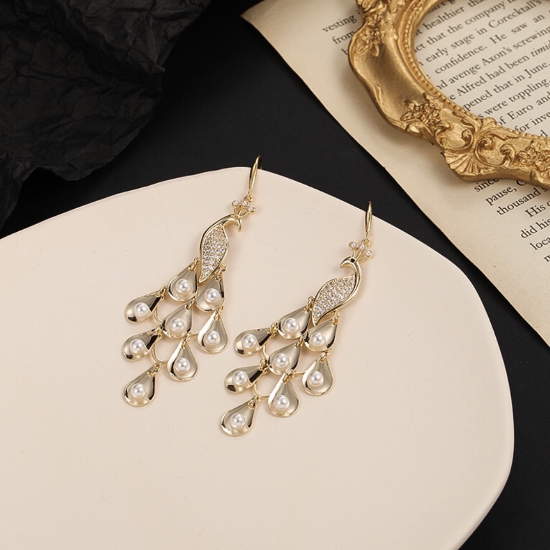 Peacock open screen original design exquisite chic palace style earrings