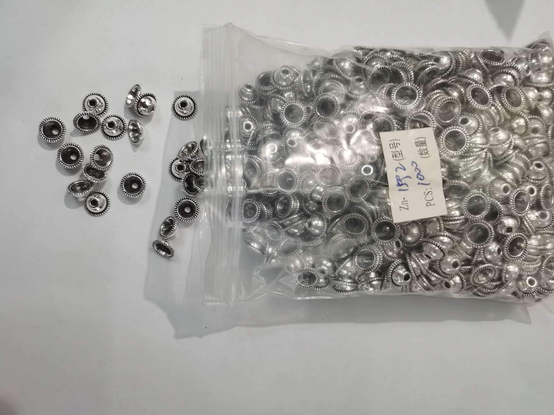 Zinc alloy Zn-1592 Item Picture