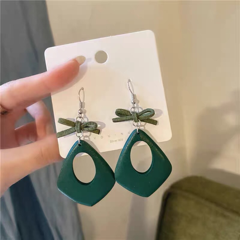 Summer new small fresh fashion vital girl holiday earrings