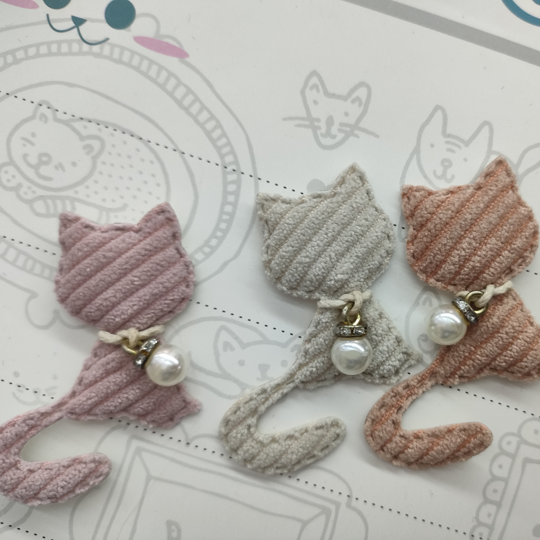 小猫挂珠
