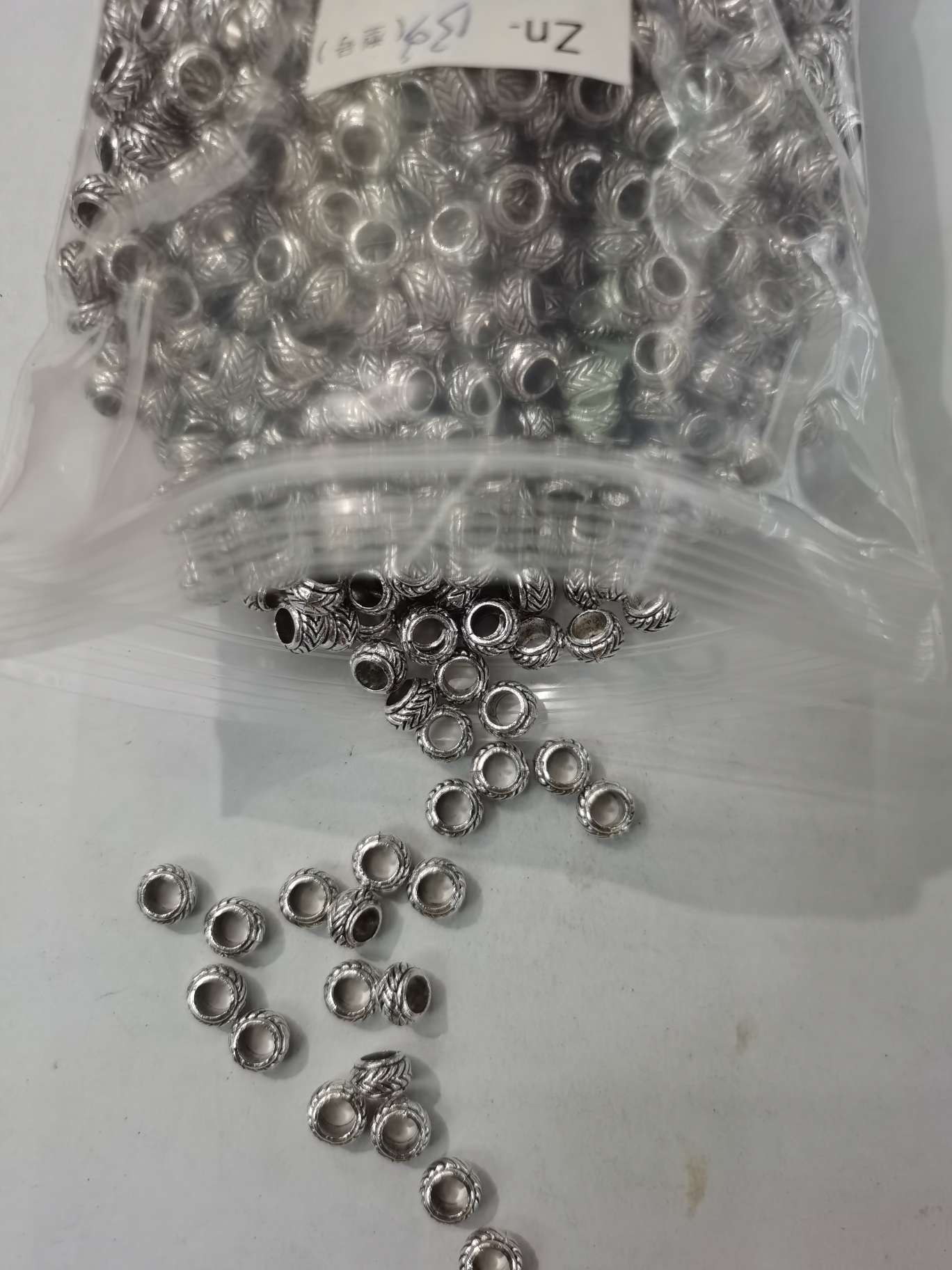 يشيع سبائك الزنك ZN-1303. Item Picture