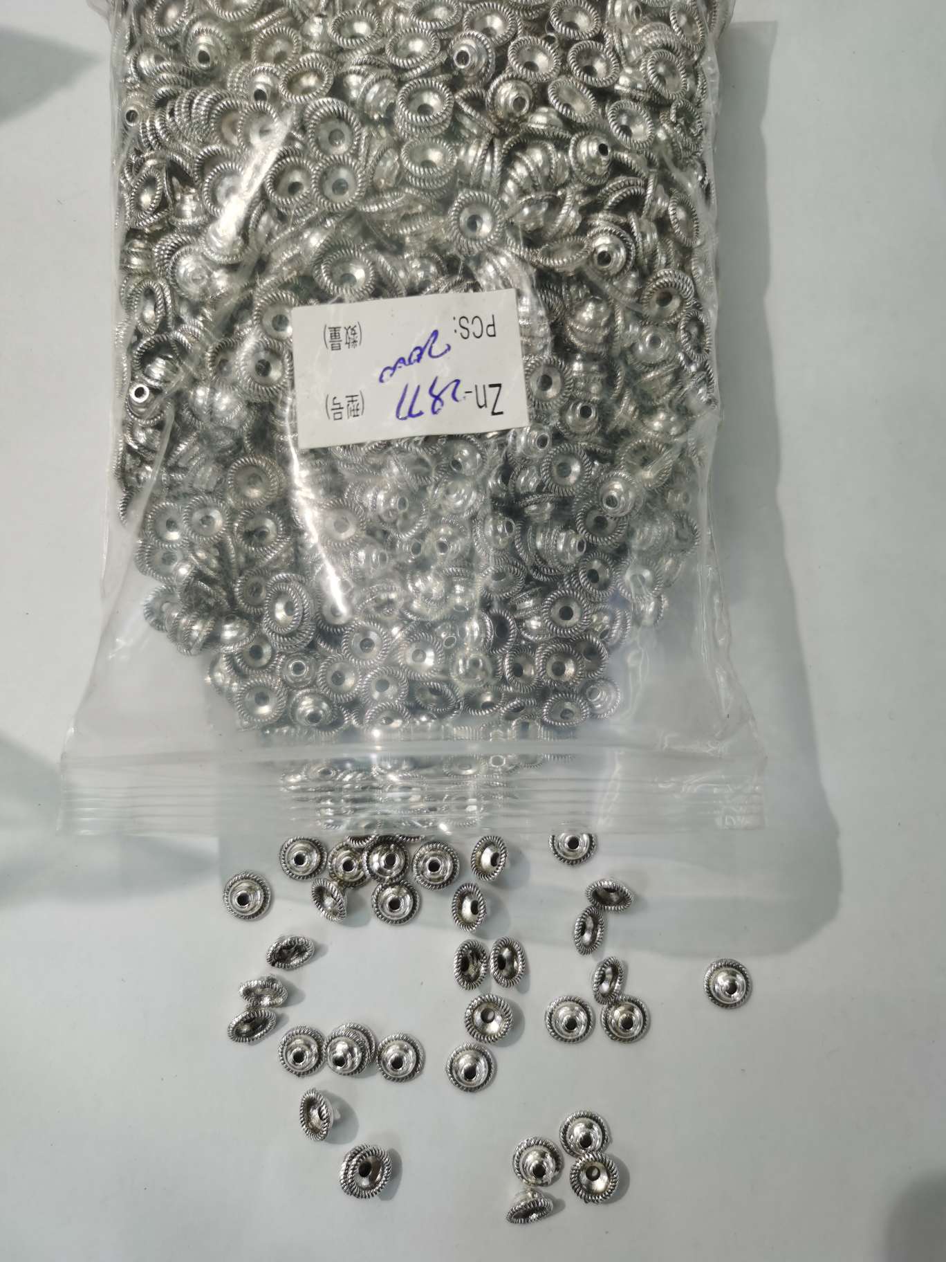 Fashionable, versatile and individualistic zinc alloy Zn-2977 Item Picture