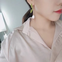 Green leaf pink beads fashion earrings