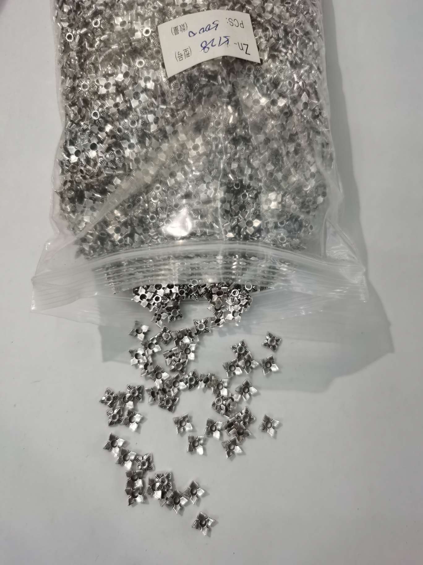 Fashionable, versatile and personalized zinc alloy Zn-5128 jewelry accessories Item Picture