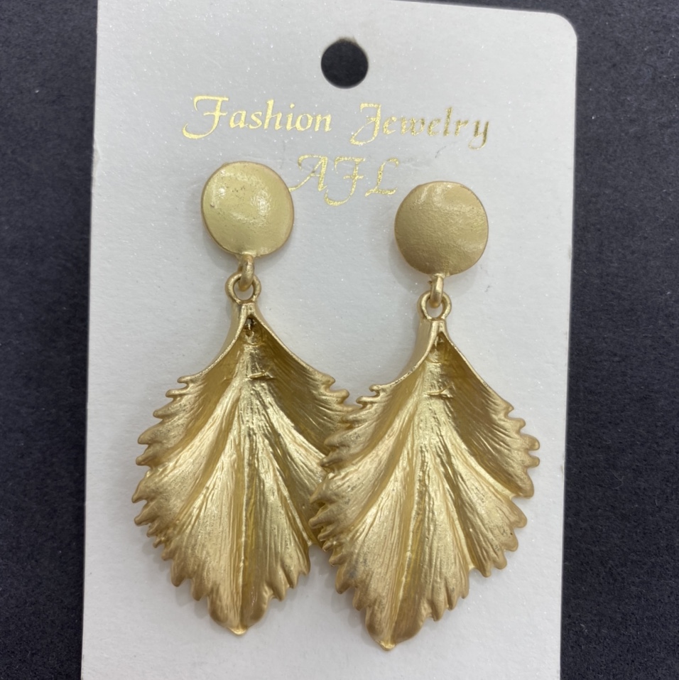 欧美时尚大牌带钻耳饰100