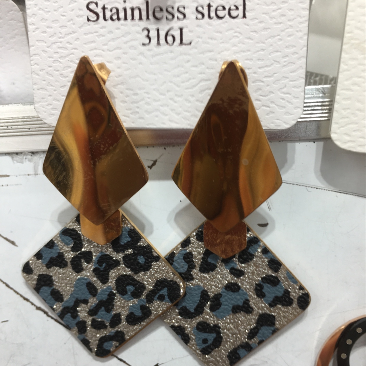 Jackal tiger leopard earrings earrings earrings necklace stainless steel Tisco source manufacturers fast hand live Tiktok preferred.