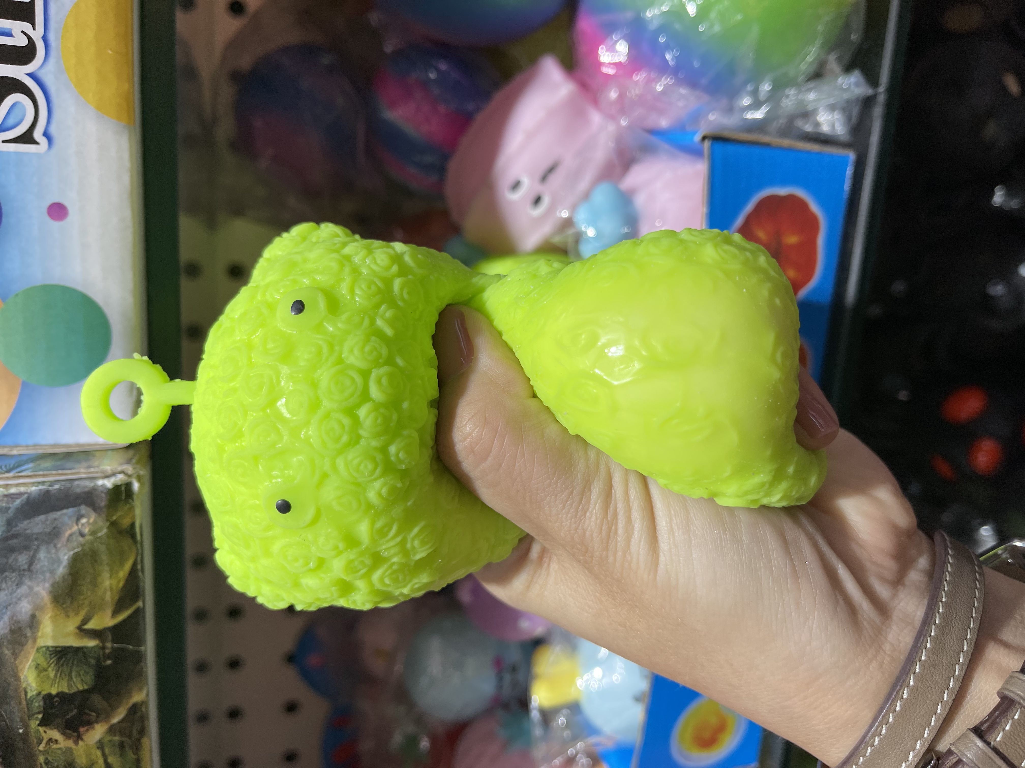 Rose Bear Squeeze Stress Relief Magic Tool, transformable shape Creative Cartoon Cute Toy HY071, Leisure Sports toy Item Picture