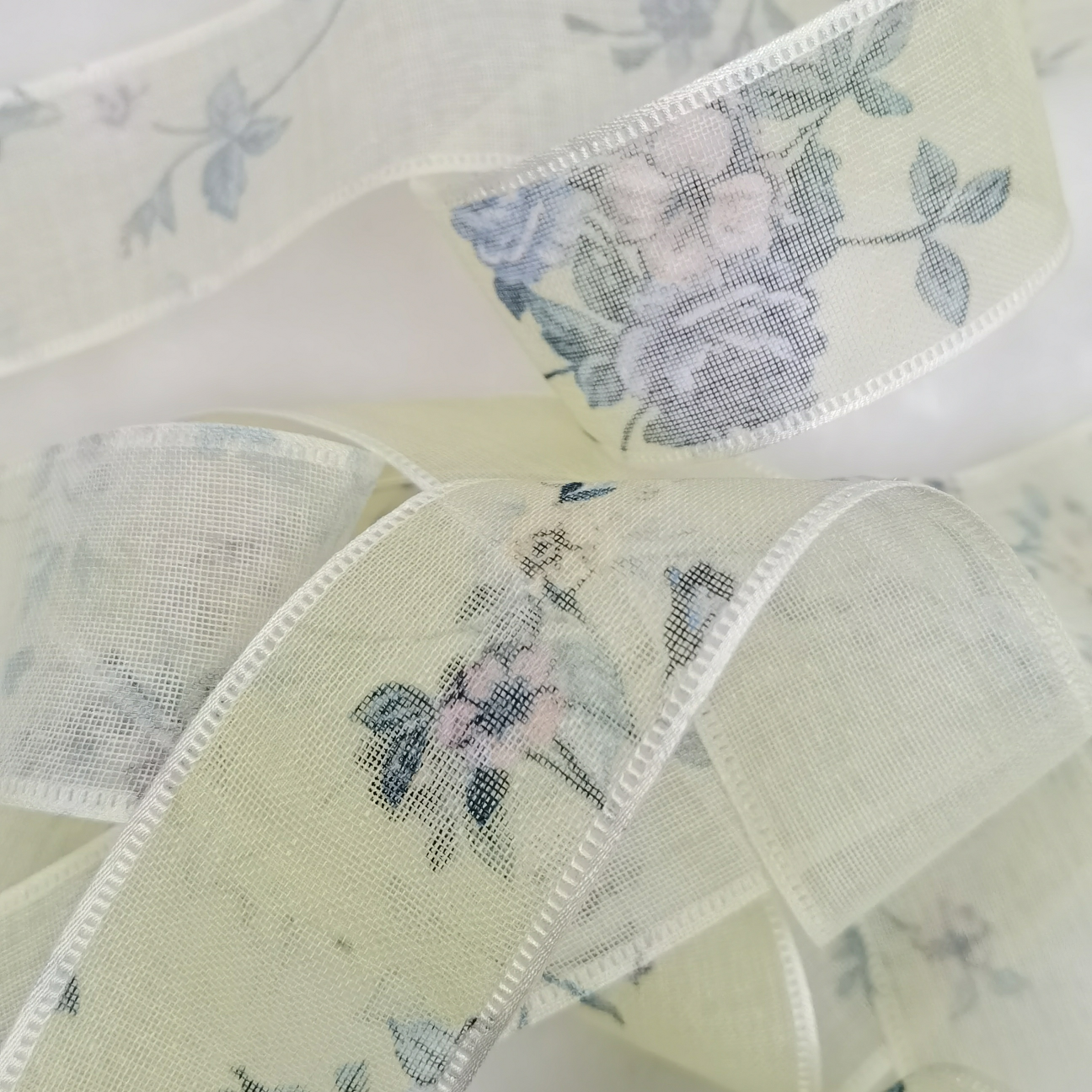Lace, DIY making, Christmas, jewelry, clothing, crafts, packaging, stationery and other factory products can be decorated Sddfg