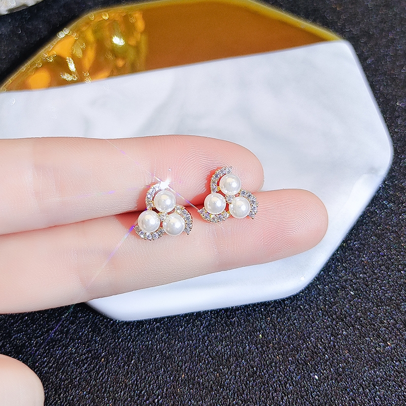 Premium earrings 2021 new fashion Korean style stud earrings for women Simple earrings Net Red earrings Pearl belt diamond stud 36