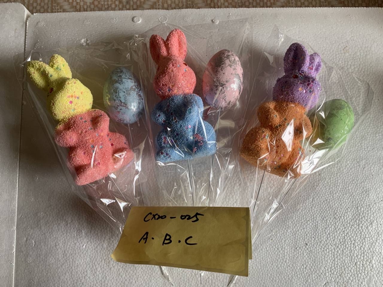 复活节兔插件/蛋兔插件/蛋兔造型产品图