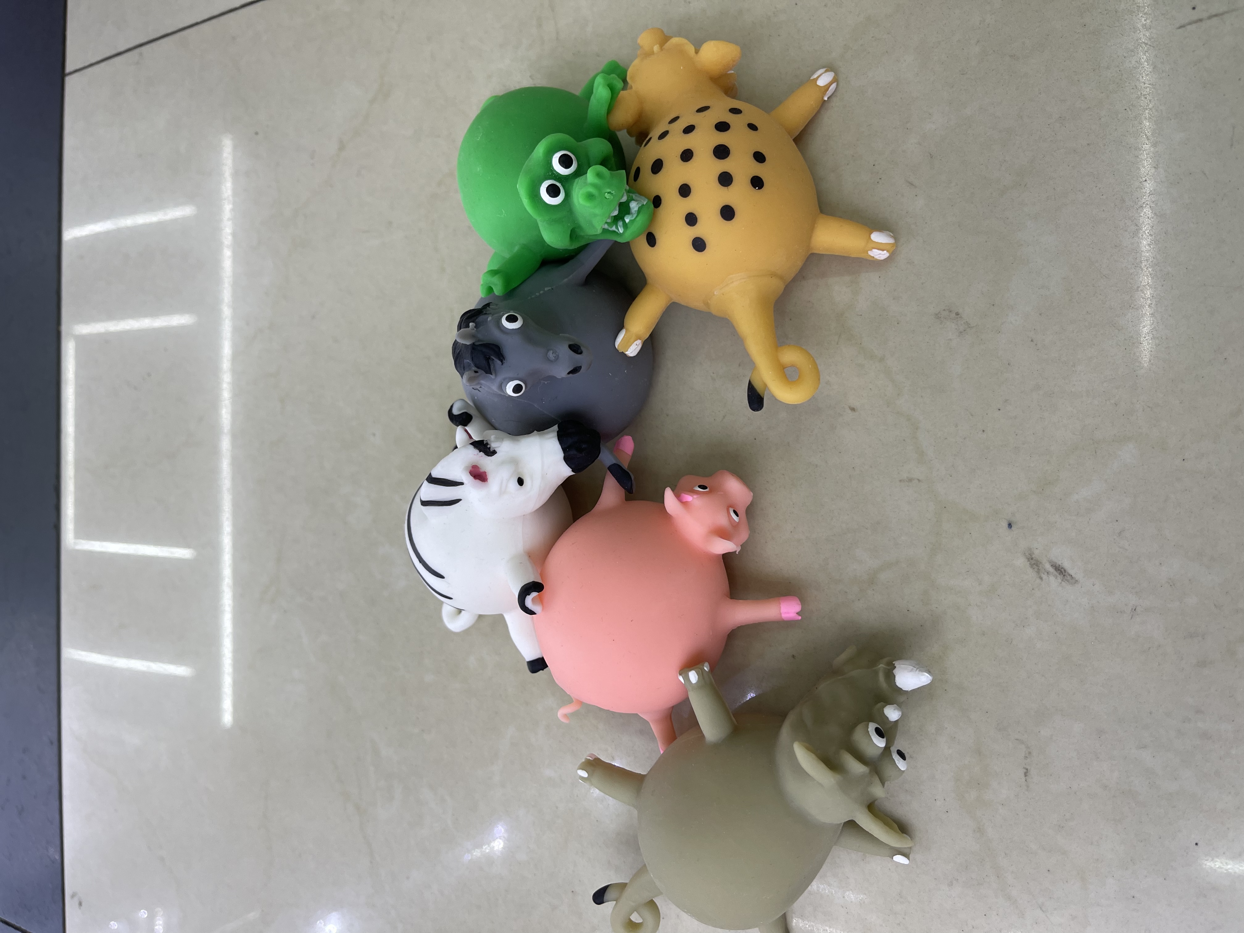 HY094, a creative simulation toy for transforming and shaping animal flour ball compression and pressure relief, is a leisure sports toy details Picture