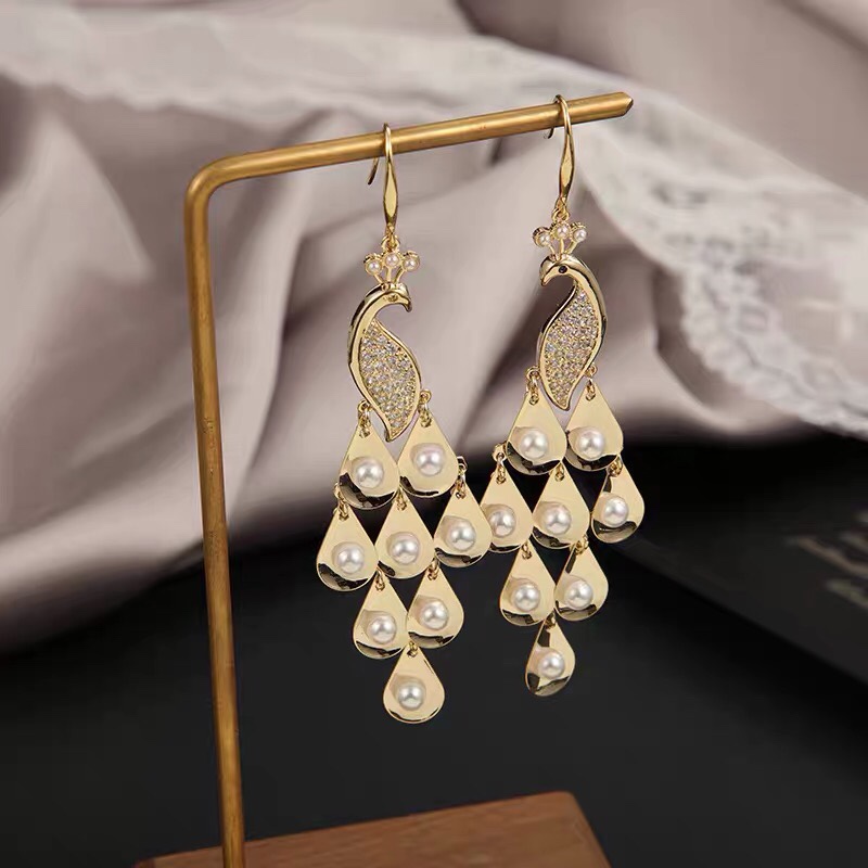 Exquisite luxury retro fashion trend court Lolita peacock princess earrings