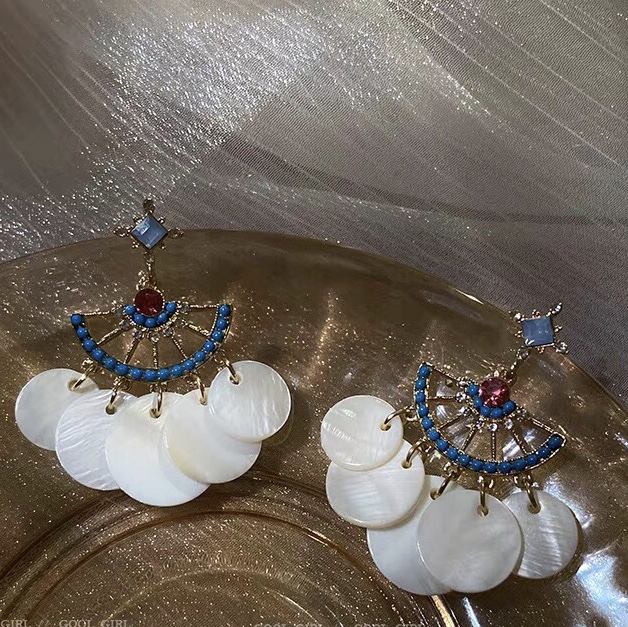 Europe, America and Korea fashion big fan shell design exaggerated earrings