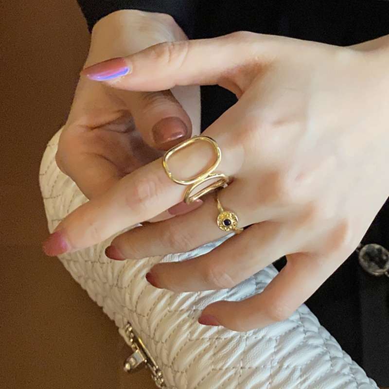 Plain ring, a fashionable and unique women's ring, with a light luxury and niche style, elegant and cold, high-end feel, is a popular index finger ring Specification image