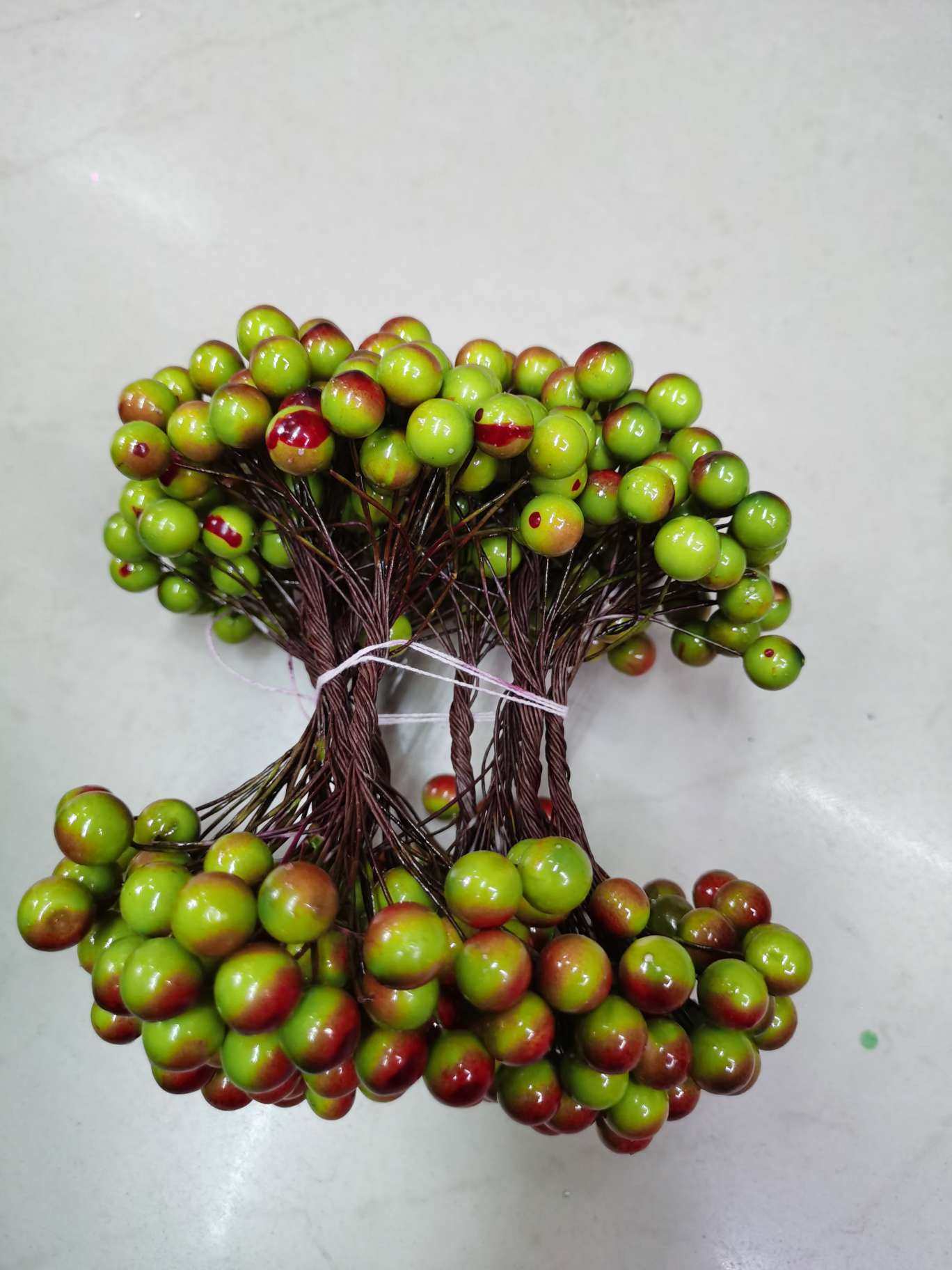 Baldy Fruit Red and green foam Fruit Polystyrene 01 details Picture