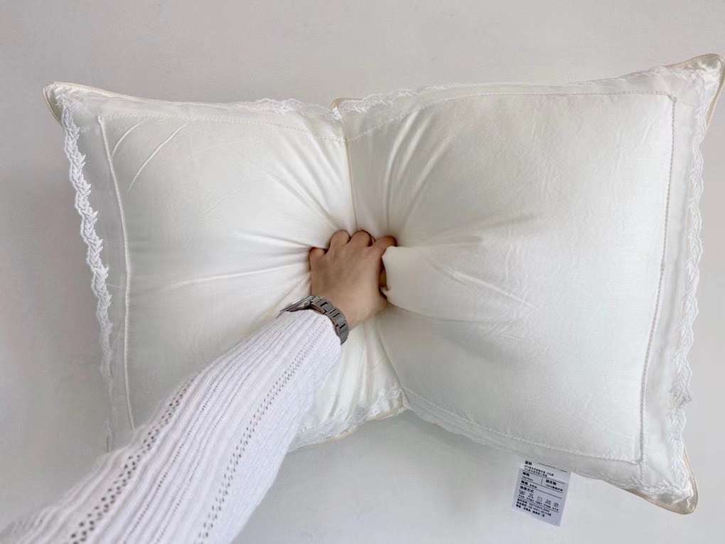 优雅质感和颜值并存，让您的睡眠无时无刻都在美容！✅纯色系的淡雅，是一种别样的简约美。没有过多的渲染，却自有一种气质藏于其详情3