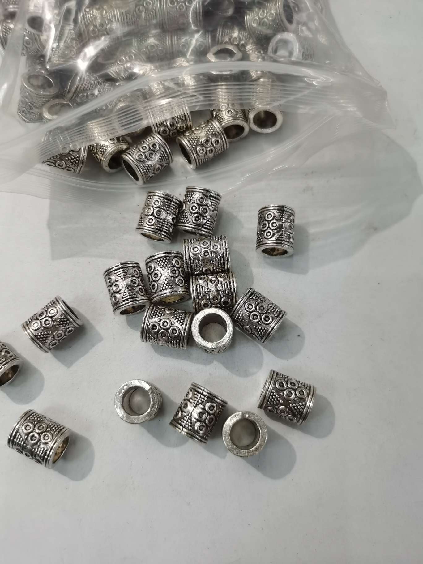 Fashionable, versatile and personalized zinc alloy Zn-2434 Item Picture