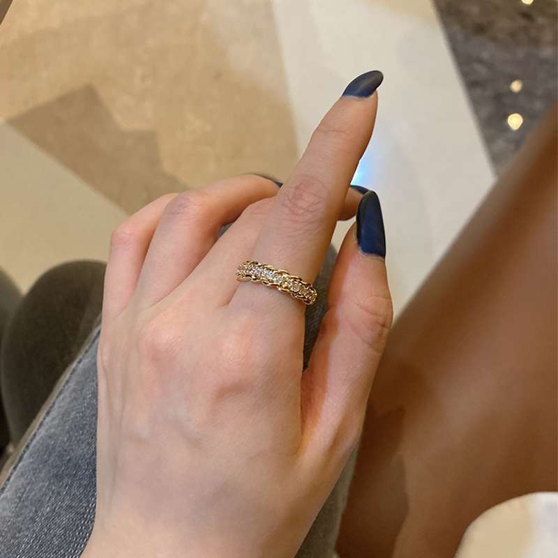 Zircon ring, a niche design for women, is fashionable, simple and individual. It is a trendy, light luxury, exquisite and cold style index finger ring that is popular on Instagram Item Picture