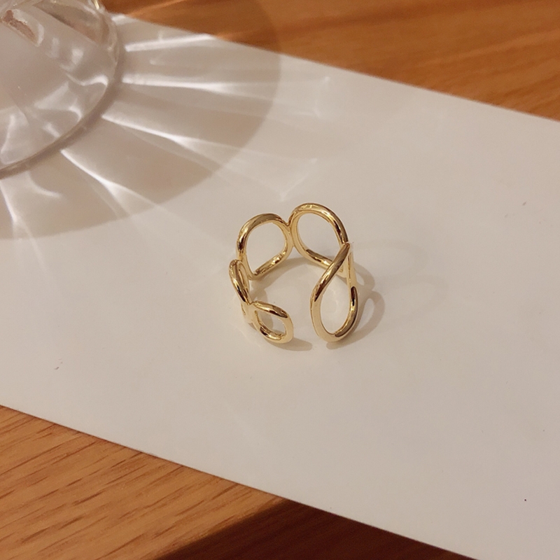 Plain ring, a fashionable and unique women's ring, with a light luxury and niche style, elegant and cold, high-end feel, is a popular index finger ring details Picture