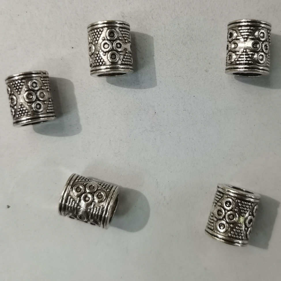 Fashionable, versatile and personalized zinc alloy Zn-2434