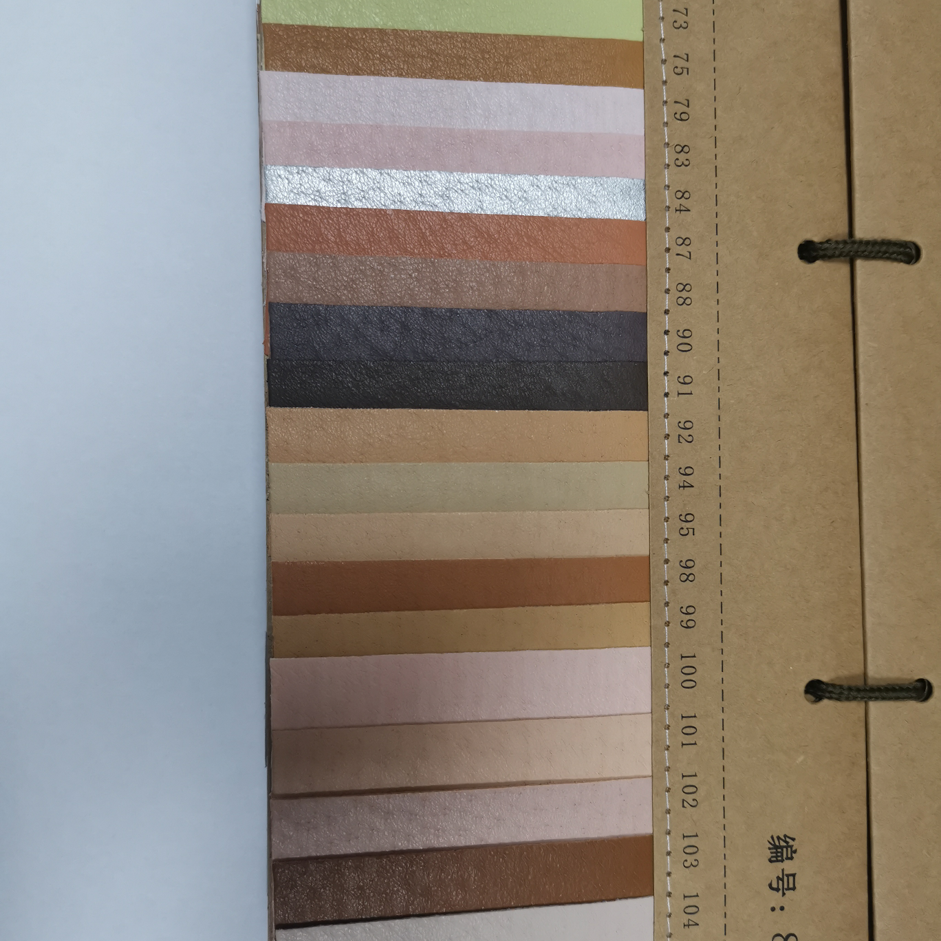 8828 3 Manufacturers direct sales of new leather a large number of spot high school low-grade luggage sofa shoe material fabric