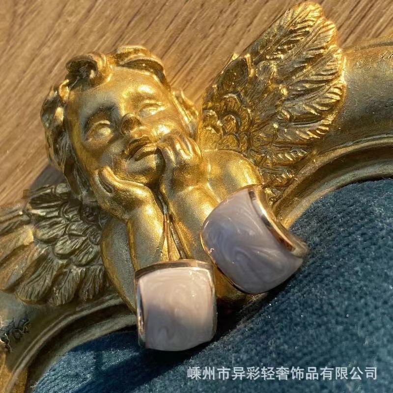 简约款耳环525产品图
