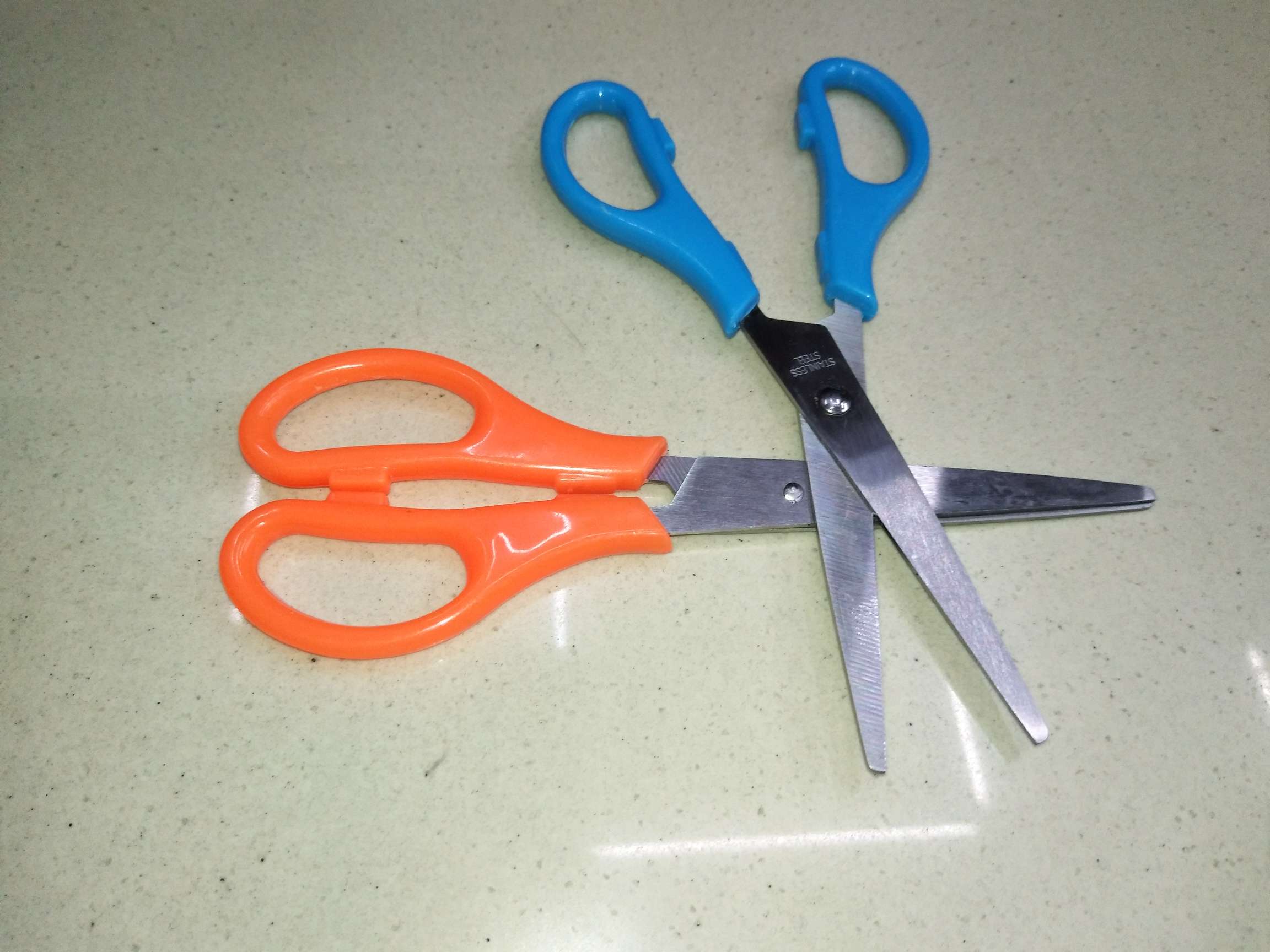 Student scissors, office scissors, stationery scissors, hand scissors, stainless steel student scissors details Picture