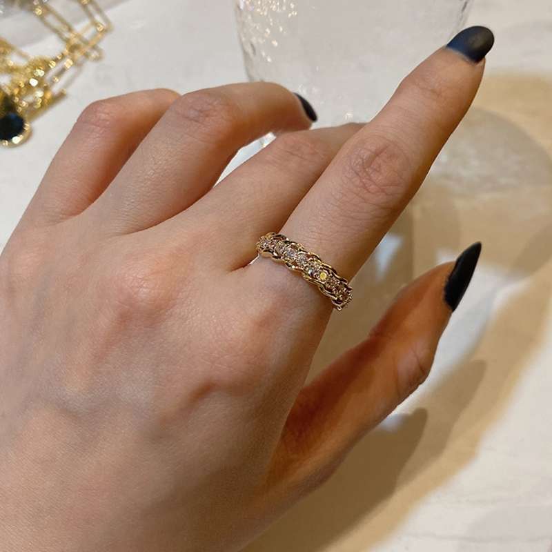 Zircon ring, a niche design for women, is fashionable, simple and individual. It is a trendy, light luxury, exquisite and cold style index finger ring that is popular on Instagram Specification image