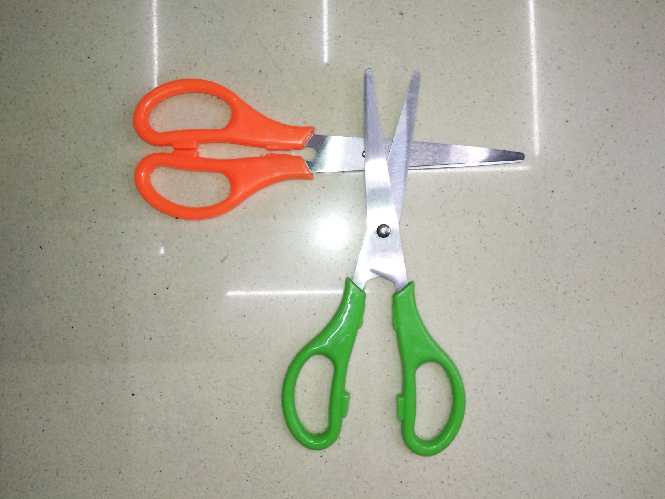 Student scissors, office scissors, stationery scissors, hand scissors, stainless steel student scissors Specification drawing