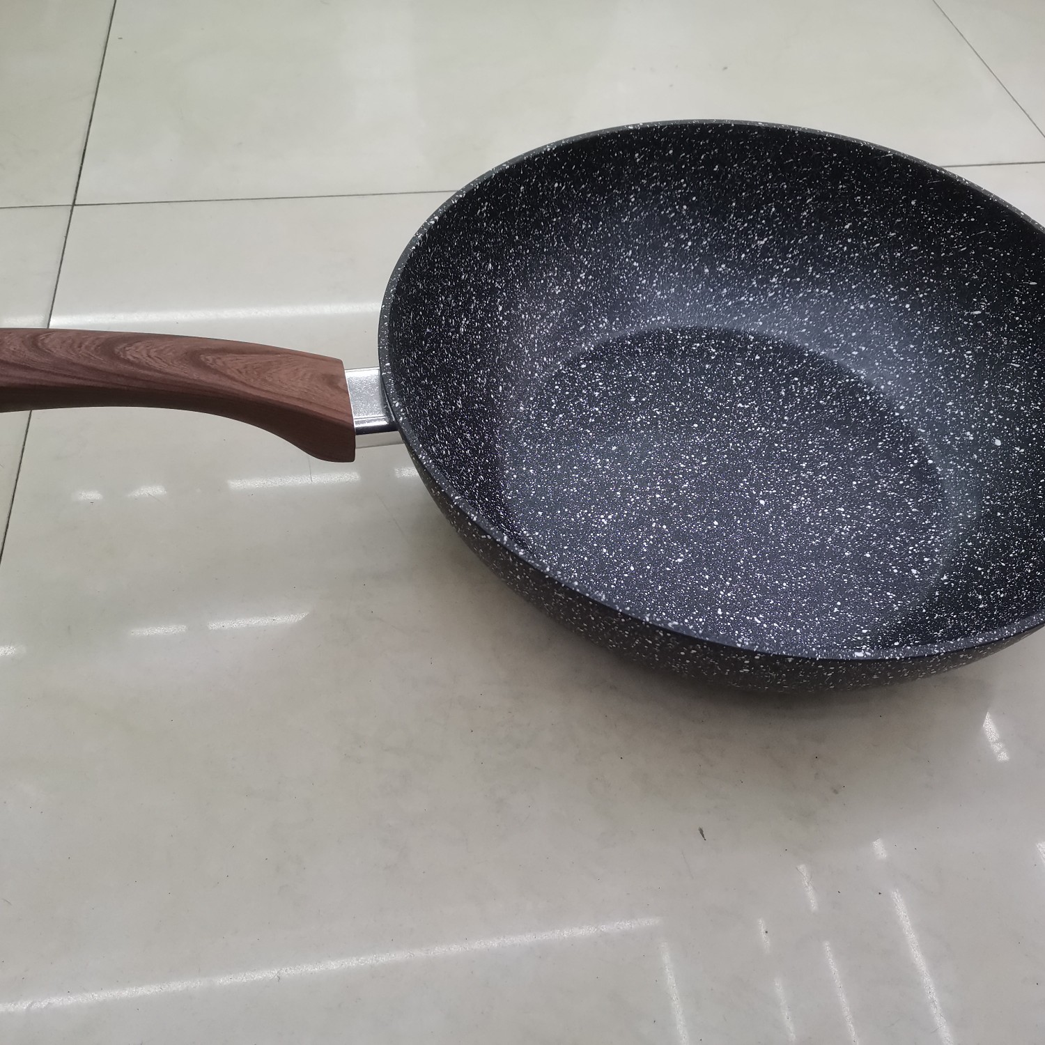 A 26cm frying pan detail image 3